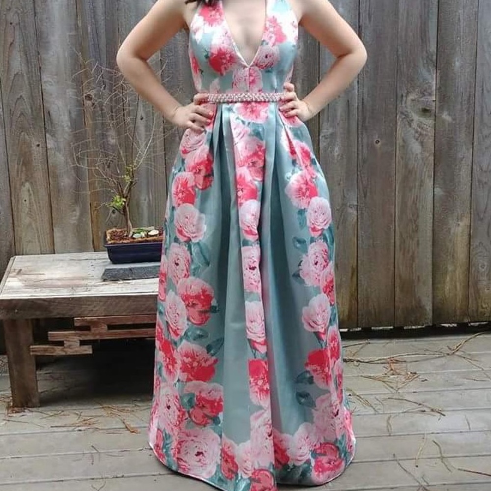 Long Macy’s prom dress